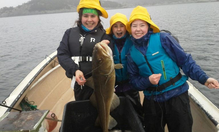 Girls gone fishing! (from left : Oda Ryland, Ingeborg Ryland, Victoria Storebø) . Photo Trude Søilen